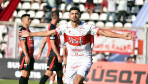 Ezequiel Bulacio tocó dos pelotas en 20 segundos: lo suficiente para liquidar el partido (foto Prensa Deportivo Morón)